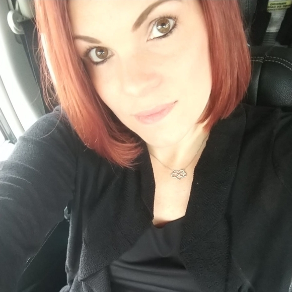 Meet your Posher, Melissa - Picture 1 of 1